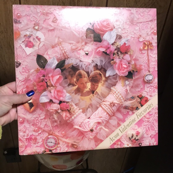 AVON VALENTINE FAVORITES VINYL RECORD - Picture 8 of 16